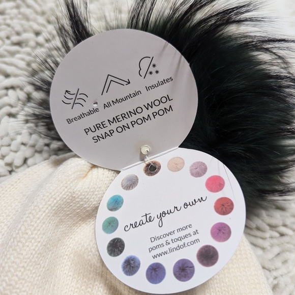 Lindo F cream Hat with dark green Interchangeable Pom Pom - Picture 6 of 6